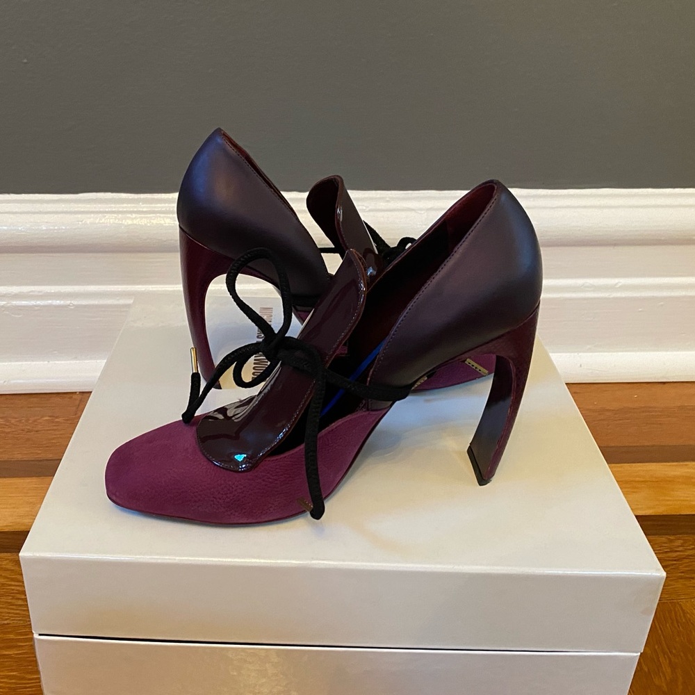Nicolas Kirkwood cranberry stilettos